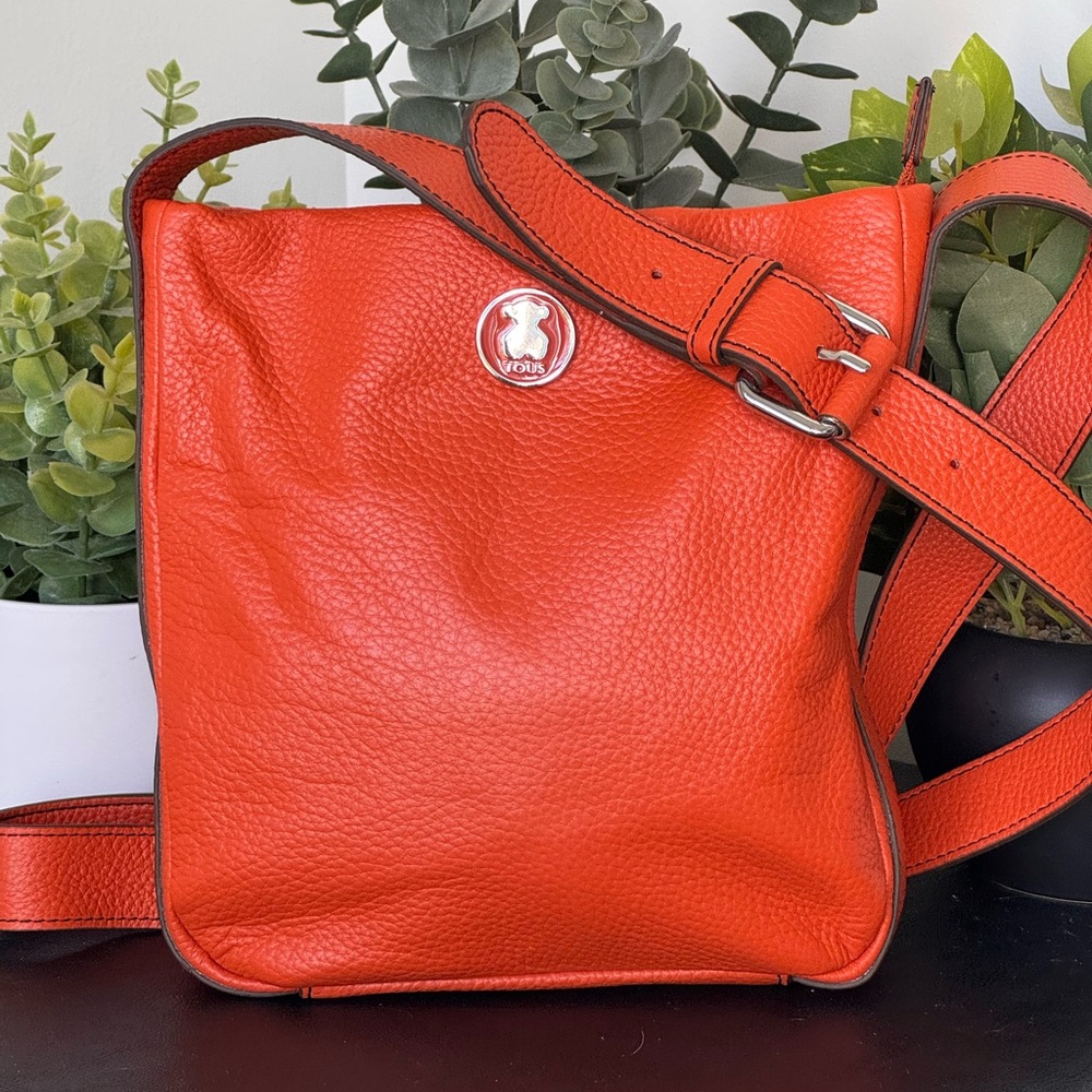 Tous Orange Crossbody Bag with Luxurious Leather Finish